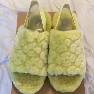 Ugg Fluff Yeah Slides